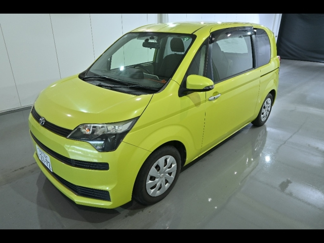 TOYOTA SPADE 2013
