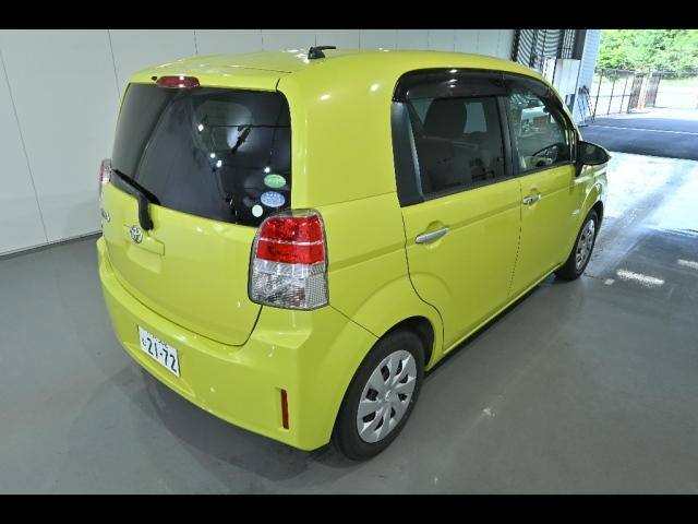 TOYOTA SPADE 2013