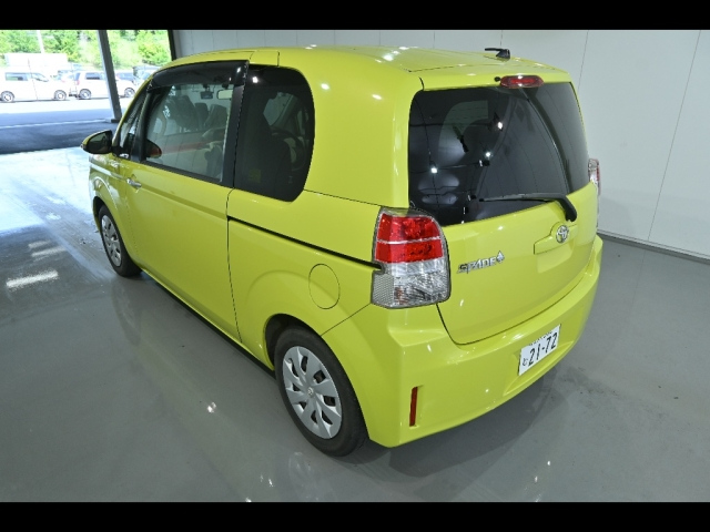TOYOTA SPADE 2013