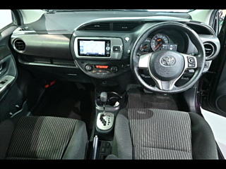 TOYOTA VITZ 2015