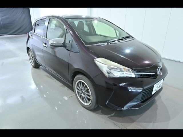 TOYOTA VITZ 2015