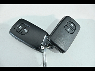 TOYOTA VITZ 2015