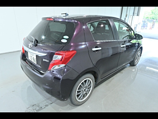 TOYOTA VITZ 2015