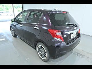 TOYOTA VITZ 2015