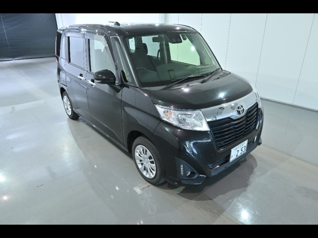 TOYOTA ROOMY 2019