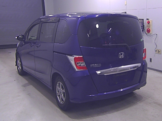 HONDA FREED 2015