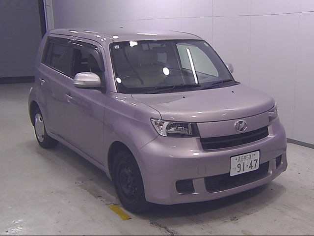 TOYOTA BB 2011