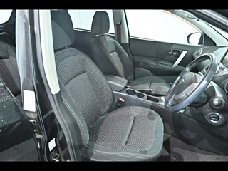 NISSAN DUALIS 2011