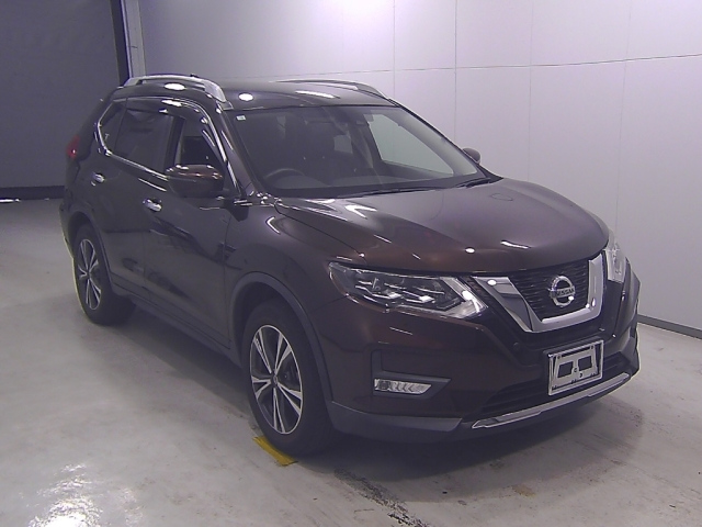 NISSAN X-TRAIL 2018