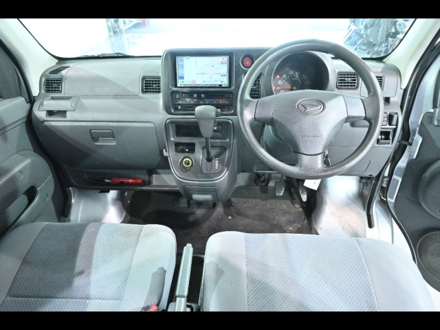 DAIHATSU HIJET VAN 2011