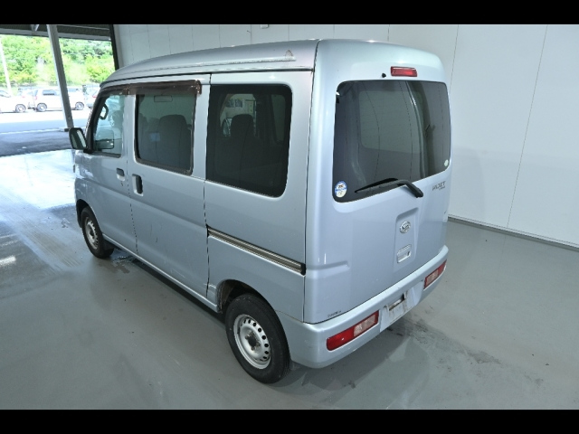 DAIHATSU HIJET VAN 2011