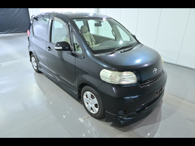 TOYOTA PORTE 2009