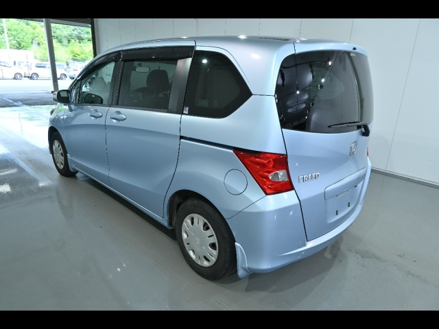 HONDA FREED 2009