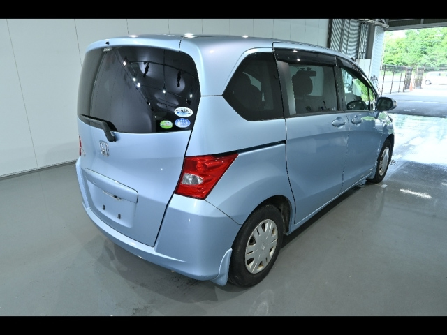 HONDA FREED 2009