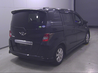 HONDA FREED 2010