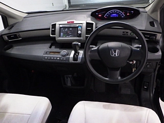 HONDA FREED 2011
