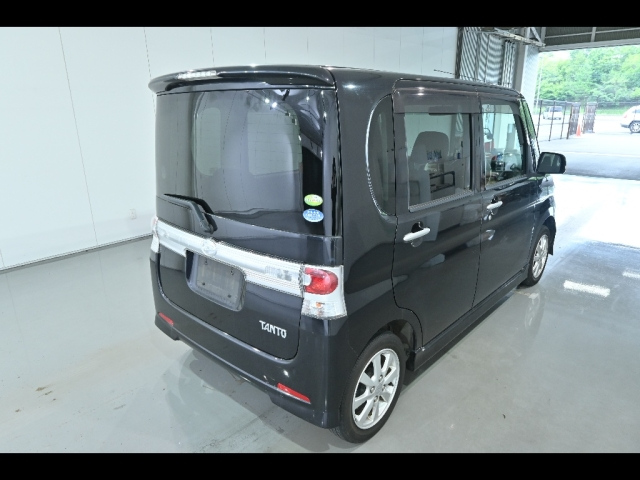 DAIHATSU TANTO 2008