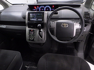 TOYOTA NOAH 2008