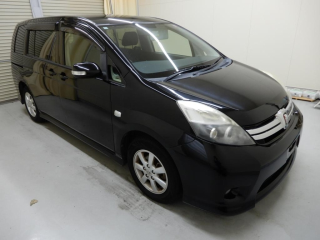 TOYOTA ISIS 2012