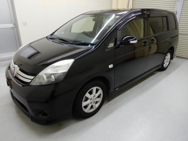 TOYOTA ISIS 2012