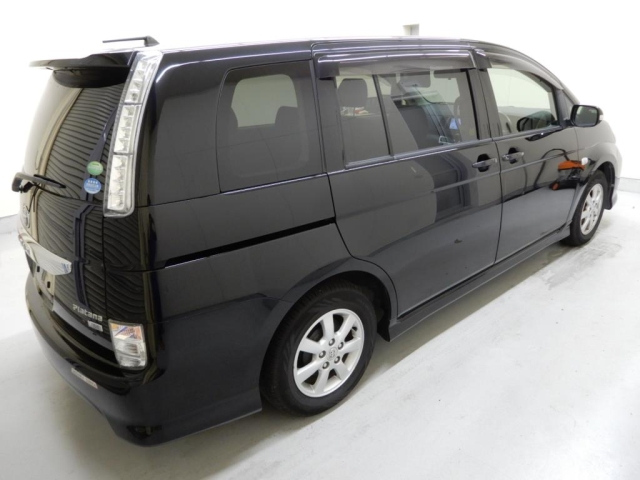 TOYOTA ISIS 2012