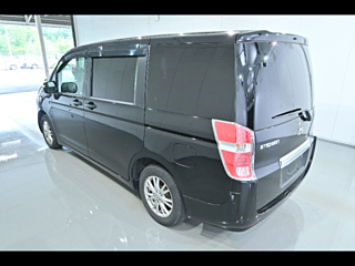 HONDA STEP WAGON 2011