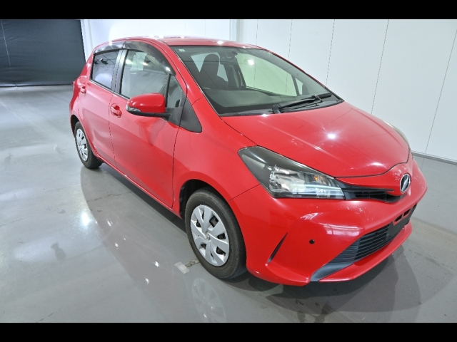 TOYOTA VITZ 2015