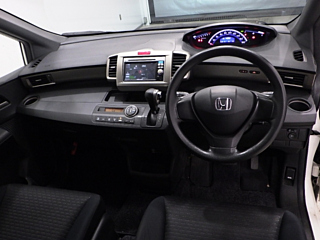 HONDA FREED 2010