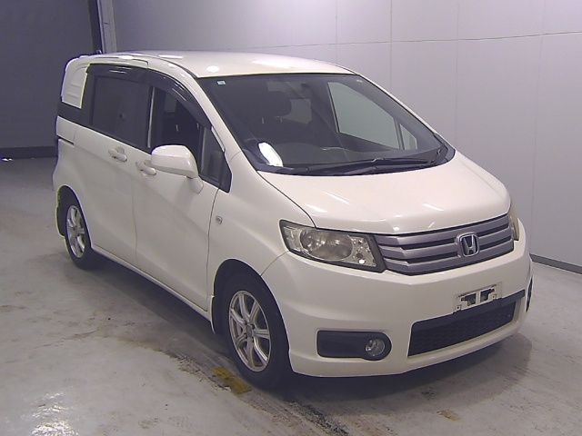 HONDA FREED 2010