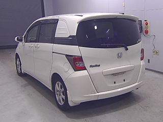 HONDA FREED 2010