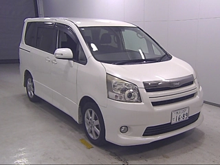 TOYOTA NOAH 2009