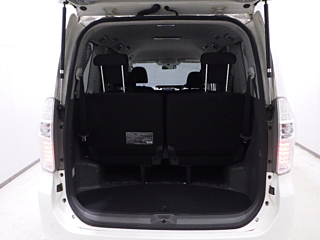 TOYOTA NOAH 2009
