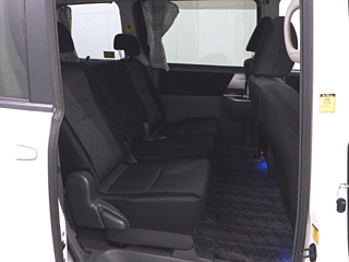 TOYOTA NOAH 2009