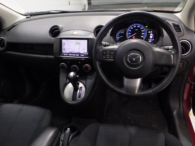 MAZDA DEMIO 2011
