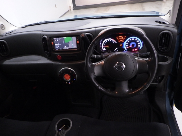 NISSAN CUBE 2010