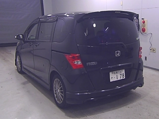 HONDA FREED 2011