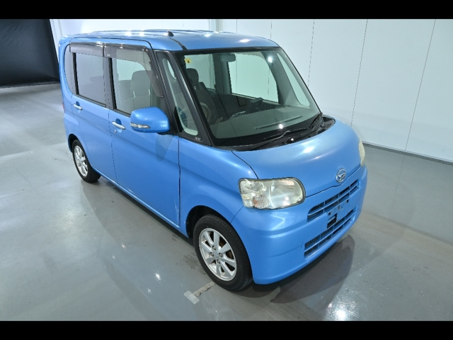 DAIHATSU TANTO 2010