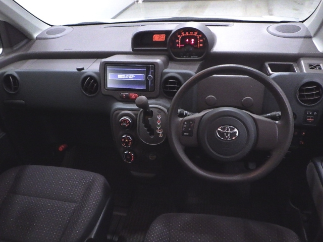 TOYOTA SPADE 2012