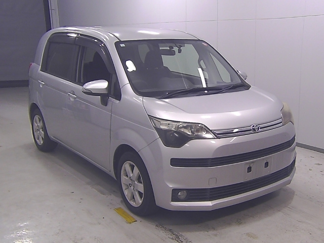 TOYOTA SPADE 2012