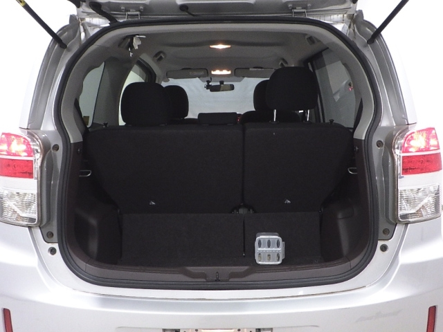 TOYOTA SPADE 2012