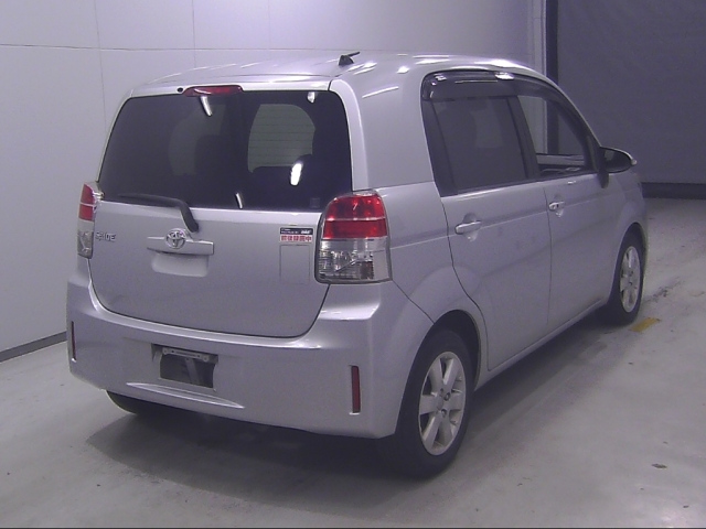TOYOTA SPADE 2012