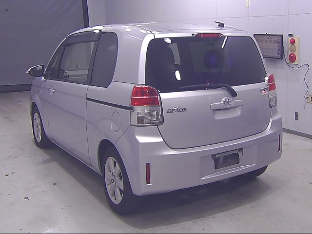 TOYOTA SPADE 2012
