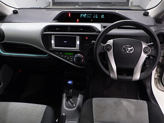 TOYOTA AQUA 2013