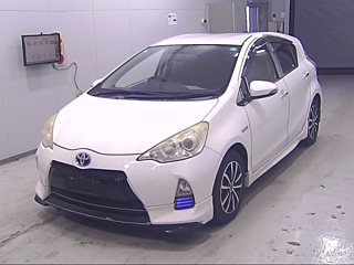 TOYOTA AQUA 2013