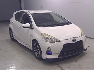 TOYOTA AQUA 2013