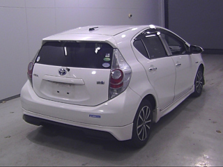 TOYOTA AQUA 2013