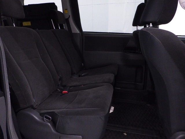 TOYOTA NOAH 2008