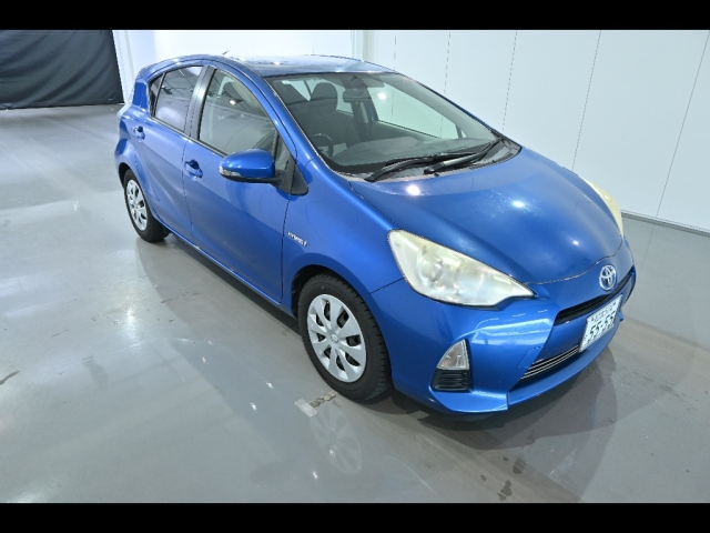 TOYOTA AQUA 2013