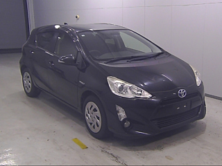 TOYOTA AQUA 2016