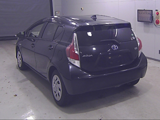 TOYOTA AQUA 2016